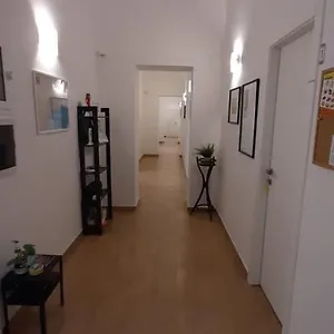 Casa Laura Oliva Mancini , Naples Italie